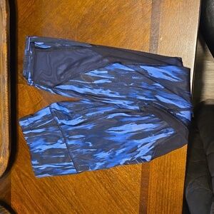 Lululemon leggings size 4